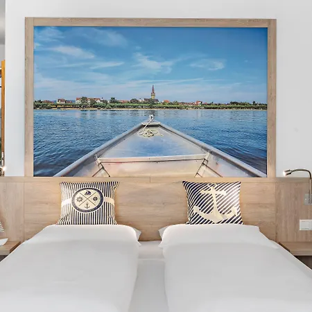 Schiff Hotel